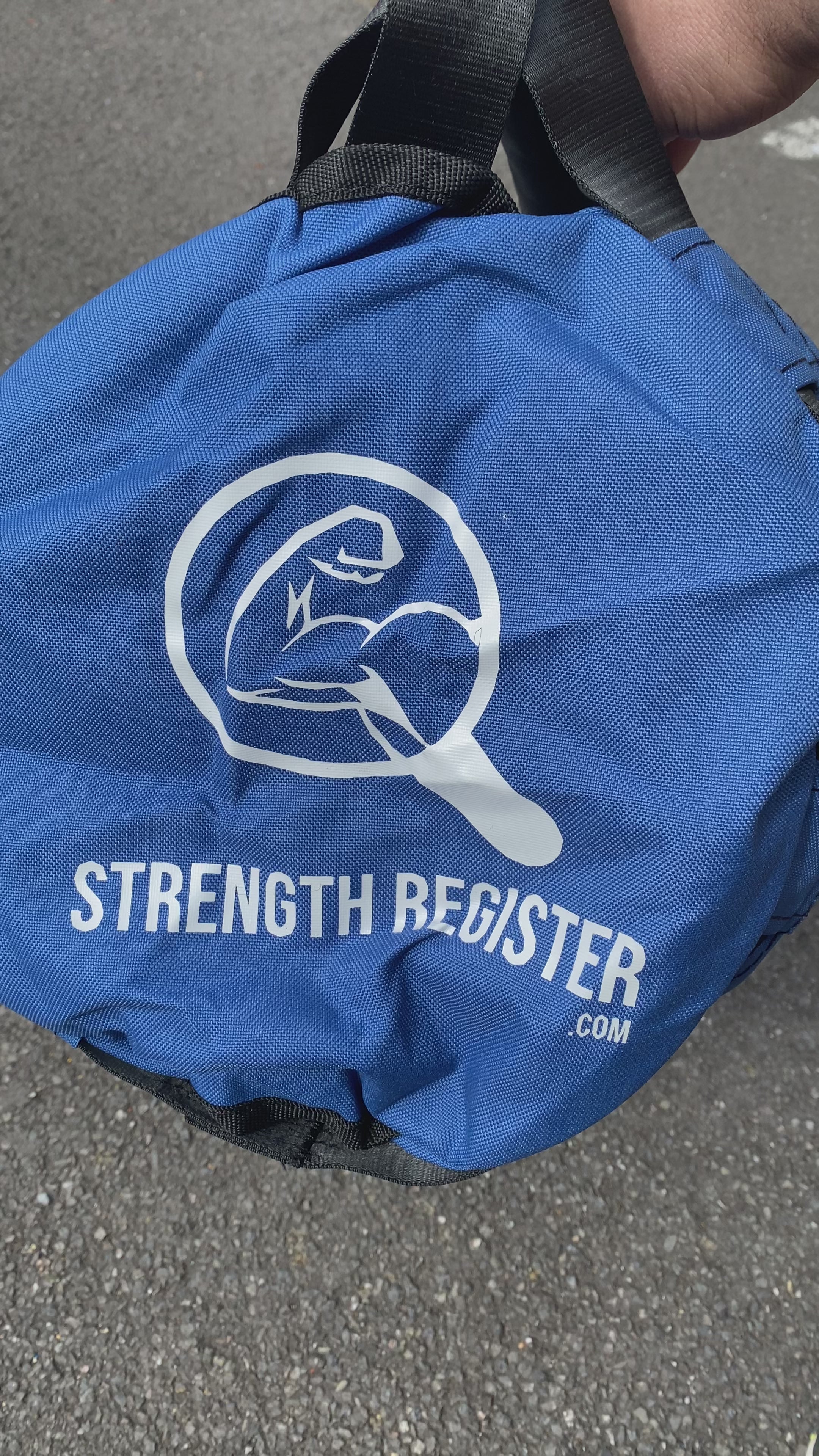 Throwing sandbag external view